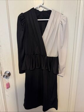 Vintage Black and White Colorblock Long Sleeve Peplum Dress